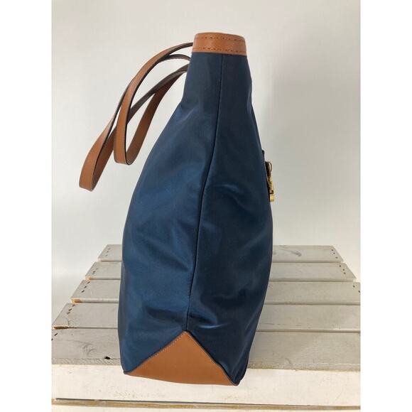 MICHAEL KORS, LARGE NAVY, BRWON NYLON SHOULDER BAG - Picture 4 of 13